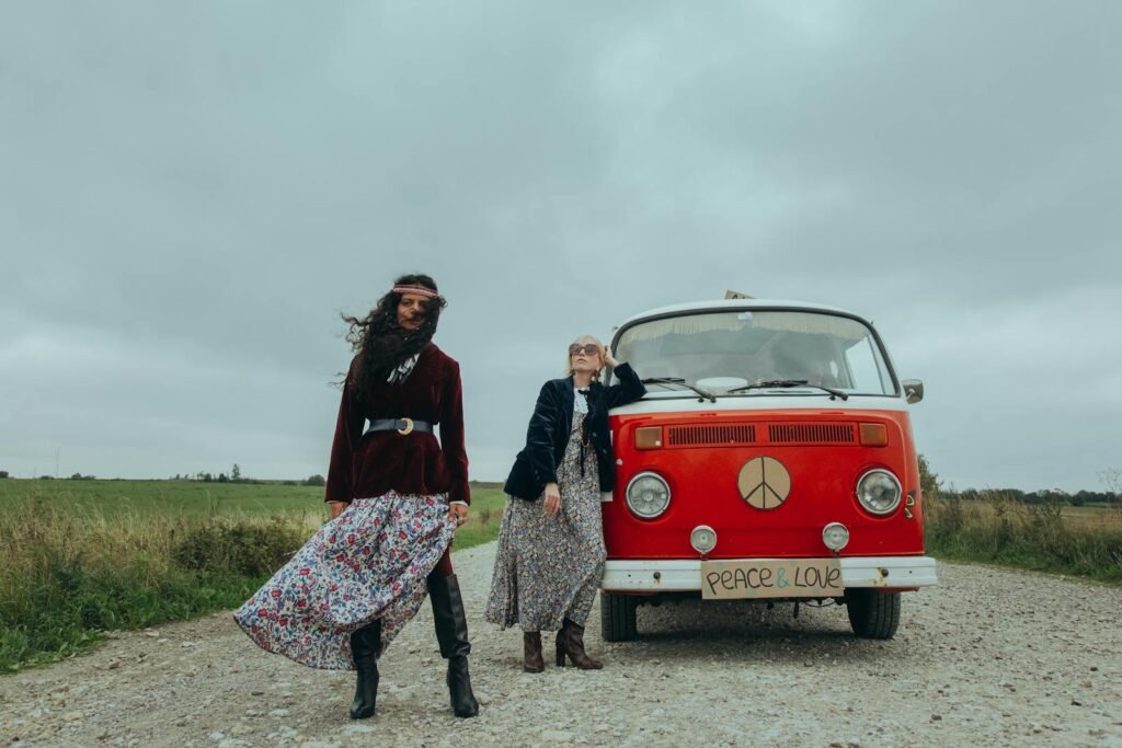 faldas largas bohemias, Hippie Standing by Red Car