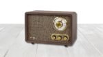 La Victrola Radio Bluetooth de madera retro es el ejemplo perfecto de cómo lo clásico y lo moderno pueden fusionarse en un solo dispositivo
